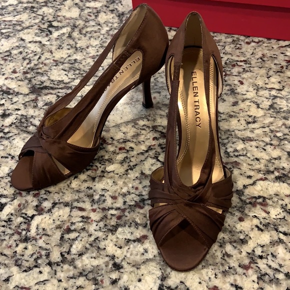 Ellen Tracy Espresso Talia Heels - Picture 5 of 7